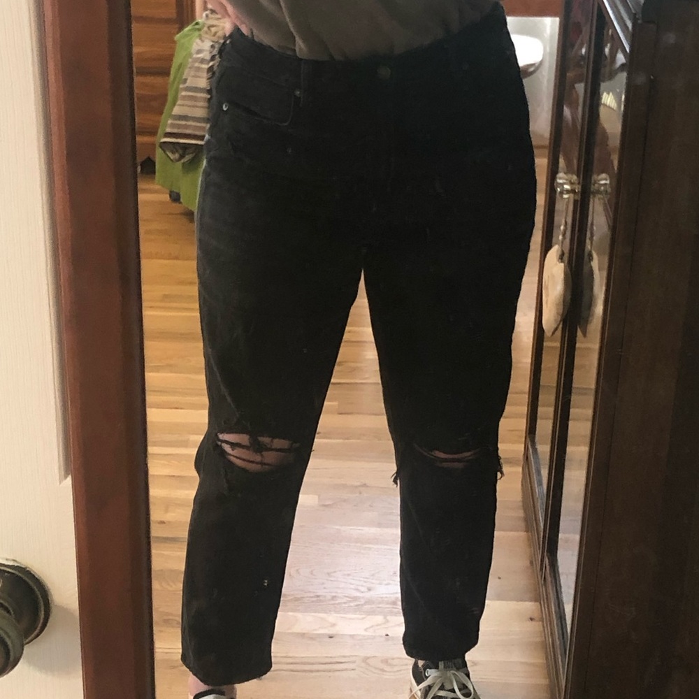 American Eagle size 14 black ripped mom jeans